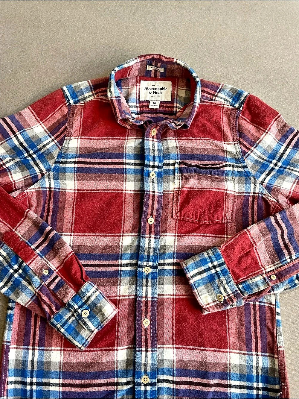 Abercrombie & Fitch Muscle Fit Plaid Flannel Shirt Plaid Button Down Red & Blue